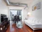 2Bedroom 2 Bath Apartment in the Heart of Philadelphia