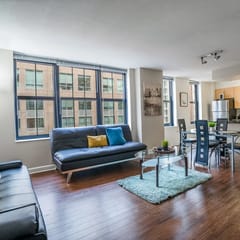 Beautiful 2 Bedroom Fully Furnished Apartment on Harborfront
