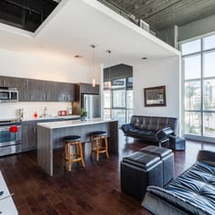Deluxe Studio in a Glass Walled Building in Hollywood - Amazing View of City
