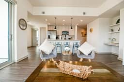 Charlotte Uptown Fully Furnished Apartments - Image 2