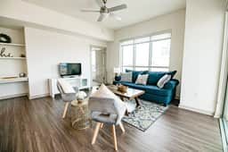 Charlotte Uptown Fully Furnished Apartments - Image 3