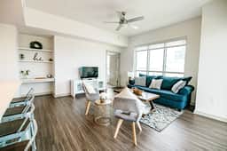Charlotte Uptown Fully Furnished Apartments - Image 5