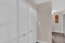 Furnished Apartment in Crystal City near Pentagon - Image 3