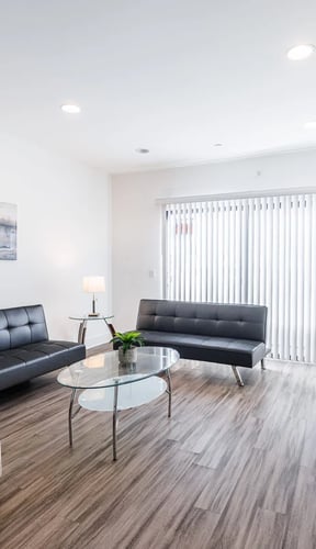 2BR Fully furnished Apartment on Hawthorn Ave Hollywood