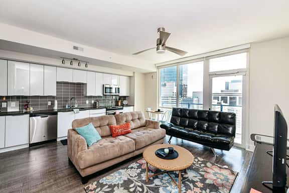 1 Bedroom apartment in Uptown Charlotte - Image 1