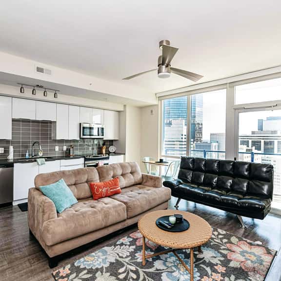 1 Bedroom apartment in Uptown Charlotte - Image 1