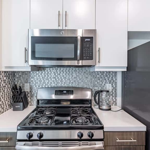 Two-Bedroom Apartment on Gordon St - Image 1