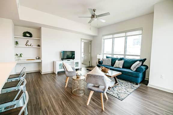 Charlotte Uptown Fully Furnished Apartments - Image 5