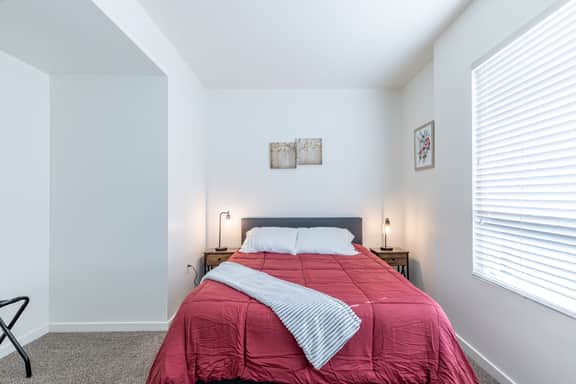 Two-Bedroom Apartment on Gordon St - Image 5