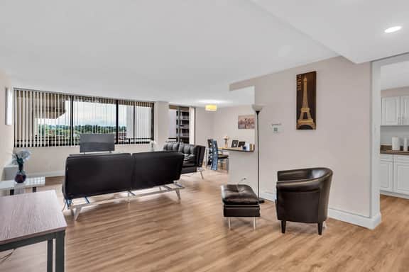 Furnished Apartment in Crystal City near Pentagon - Image 5