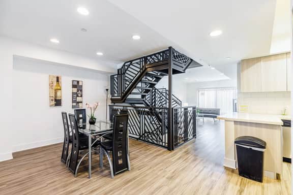 2BR Fully furnished Apartment on Hawthorn Ave Hollywood - Image 5