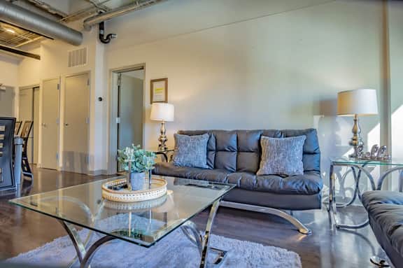 1BR Apartment Walking Distance to FOX Theatre - Image 2