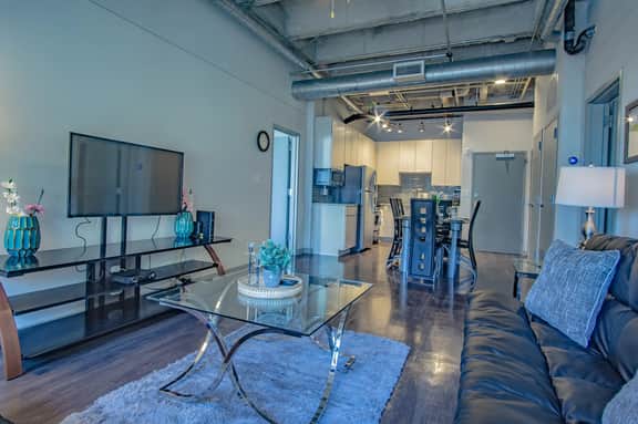 1BR Apartment Walking Distance to FOX Theatre - Image 4